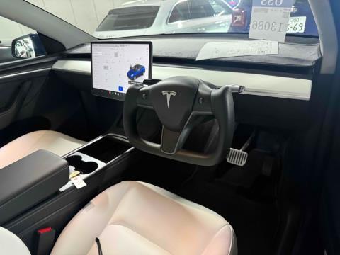 2022 Tesla Model Y 60kWh RWD - Thumbnail