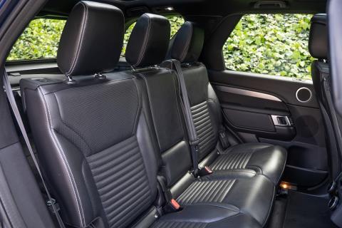 2021 Land Rover Discovery D250 R-Dynamic - Thumbnail