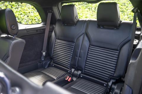 2021 Land Rover Discovery D250 R-Dynamic - Thumbnail
