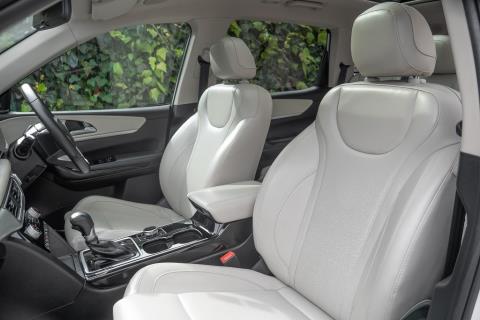 2024 Mahindra XUV700 AX7L Black Edition - Thumbnail