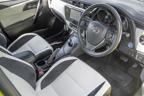 2017 Toyota Auris Hybrid G / Corolla - Thumbnail