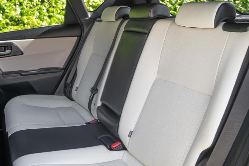 2017 Toyota Auris Hybrid G / Corolla