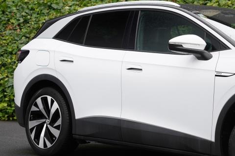 2023 Volkswagen ID.4 Pro 82kWh - Thumbnail