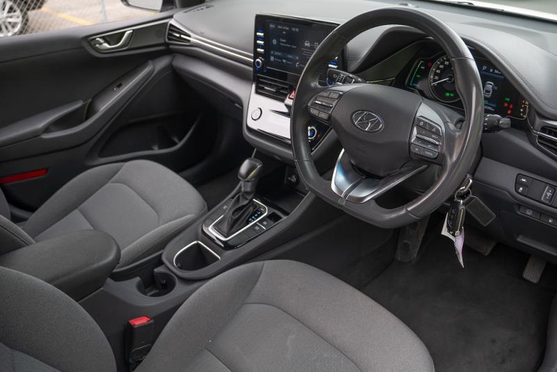 2022 Hyundai IONIQ Hybrid