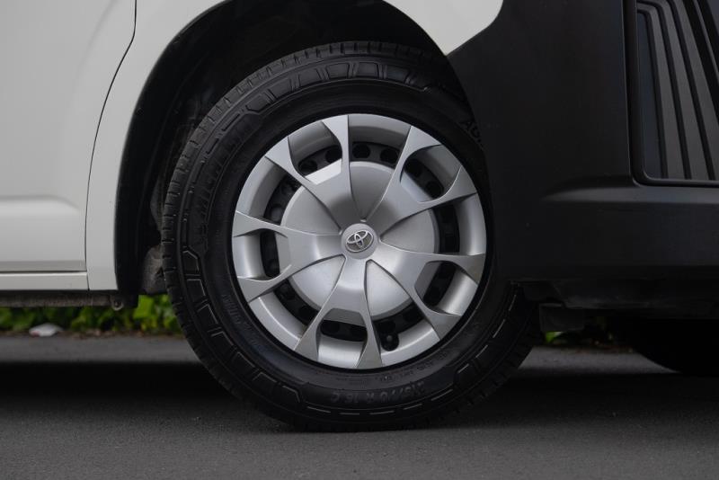 2021 Toyota Hiace ZR GVN 2.8DT