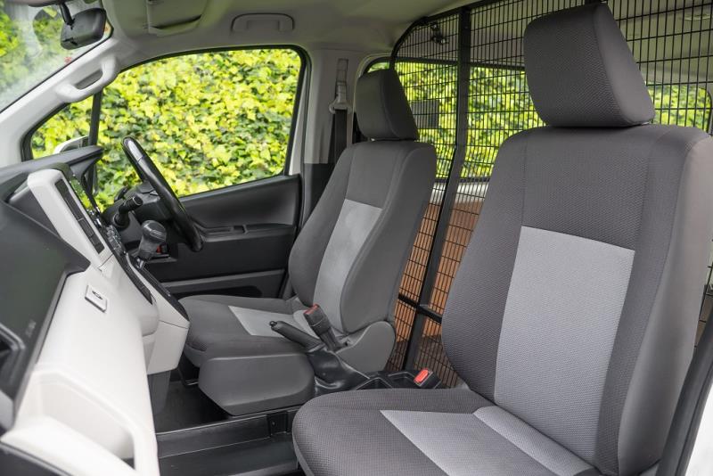 2021 Toyota Hiace ZR GVN 2.8DT