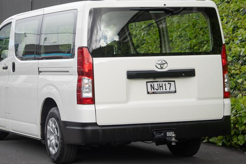 2021 Toyota Hiace ZR GVN 2.8DT