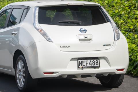 2015 Nissan Leaf 24S Gen 2 67% SOH - Thumbnail