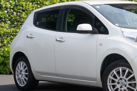 2015 Nissan Leaf 24S Gen 2 67% SOH - Thumbnail