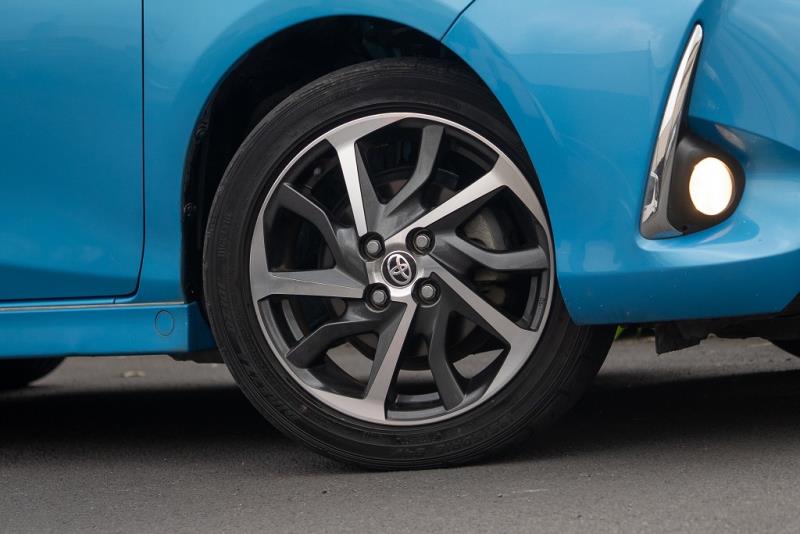 2017 Toyota Vitz Hybrid / Yaris Sport