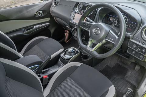 2018 Nissan Note e-Power X - Thumbnail