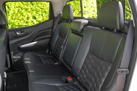 2022 Nissan Navara ST-X 2.3D/7AT - Thumbnail