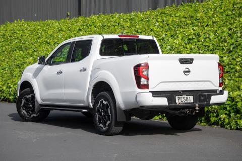 2022 Nissan Navara ST-X 2.3D/7AT - Thumbnail