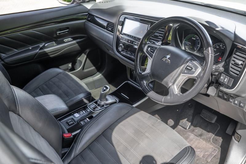 2018 Mitsubishi Outlander PHEV G
