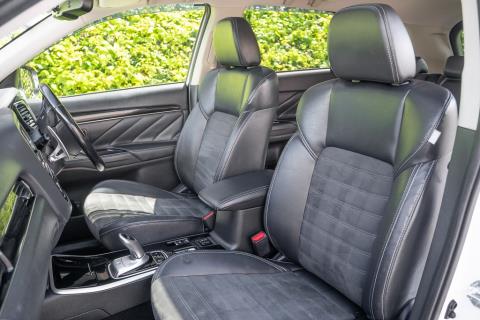 2018 Mitsubishi Outlander PHEV G - Thumbnail