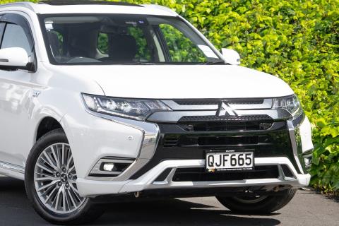 2018 Mitsubishi Outlander PHEV G - Thumbnail
