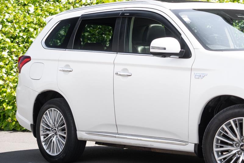 2018 Mitsubishi Outlander PHEV G