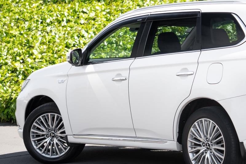 2018 Mitsubishi Outlander PHEV G