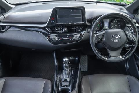 2018 Toyota C-HR Sport Hybrid G - Thumbnail