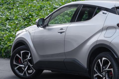 2018 Toyota C-HR Sport Hybrid G - Thumbnail