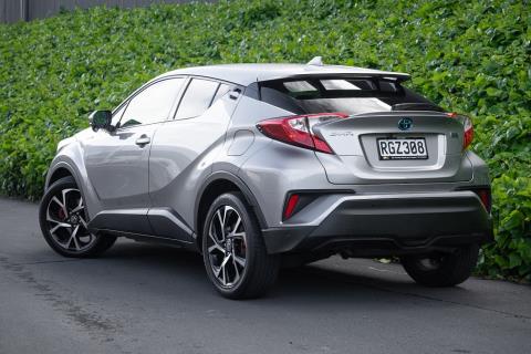 2018 Toyota C-HR Sport Hybrid G - Thumbnail