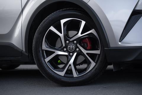 2018 Toyota C-HR Sport Hybrid G - Thumbnail